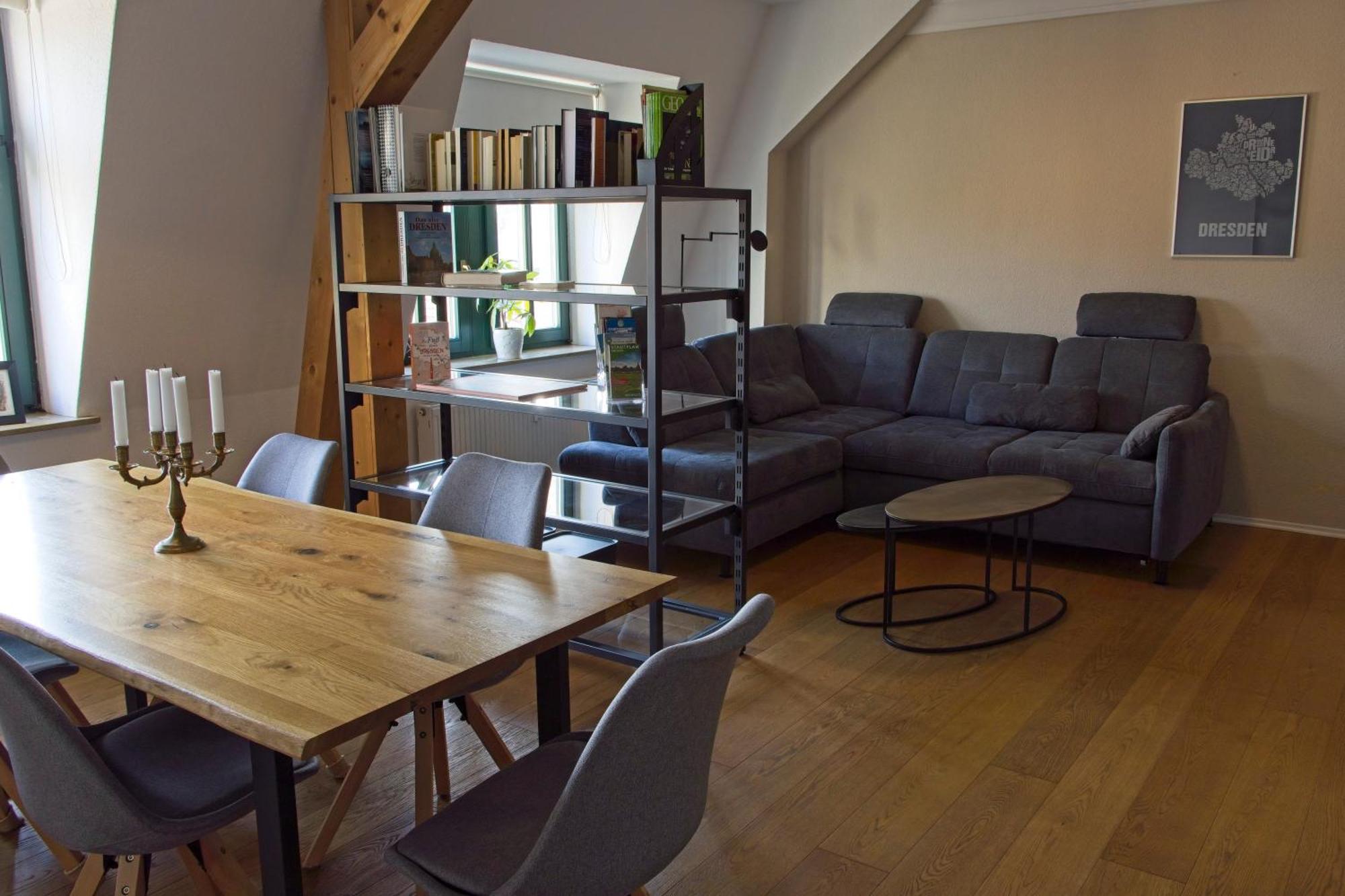 Neustadt-Aussicht - Grosse Wohnung Mit Balkon Dresden Luaran gambar